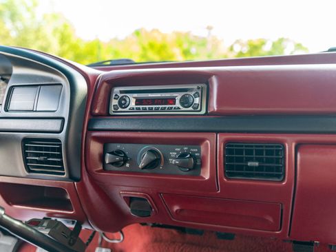 Used 1997 Ford F250 4x4 Regular Cab Heavy Duty image 31
