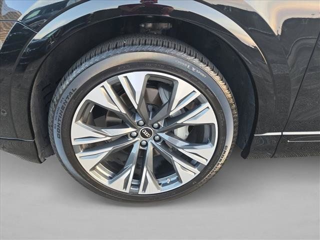 Used 2025 Audi Q8 Prestige AWD/4WD image 22
