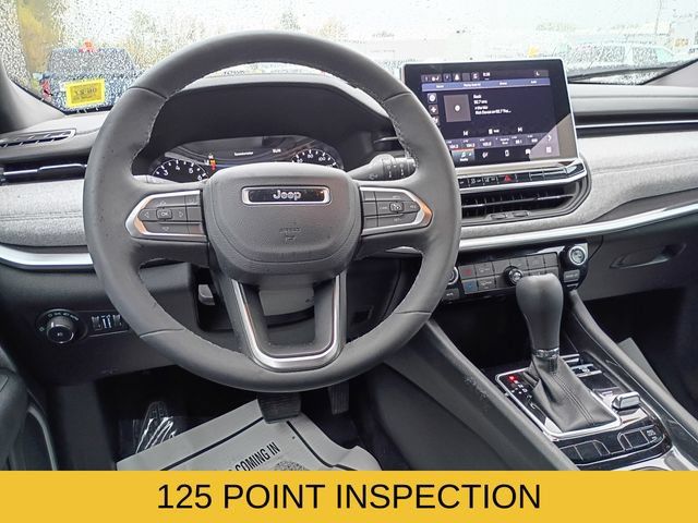 Used 2023 Jeep Compass Latitude w/ Sun and Sound Group AWD/4WD image 10