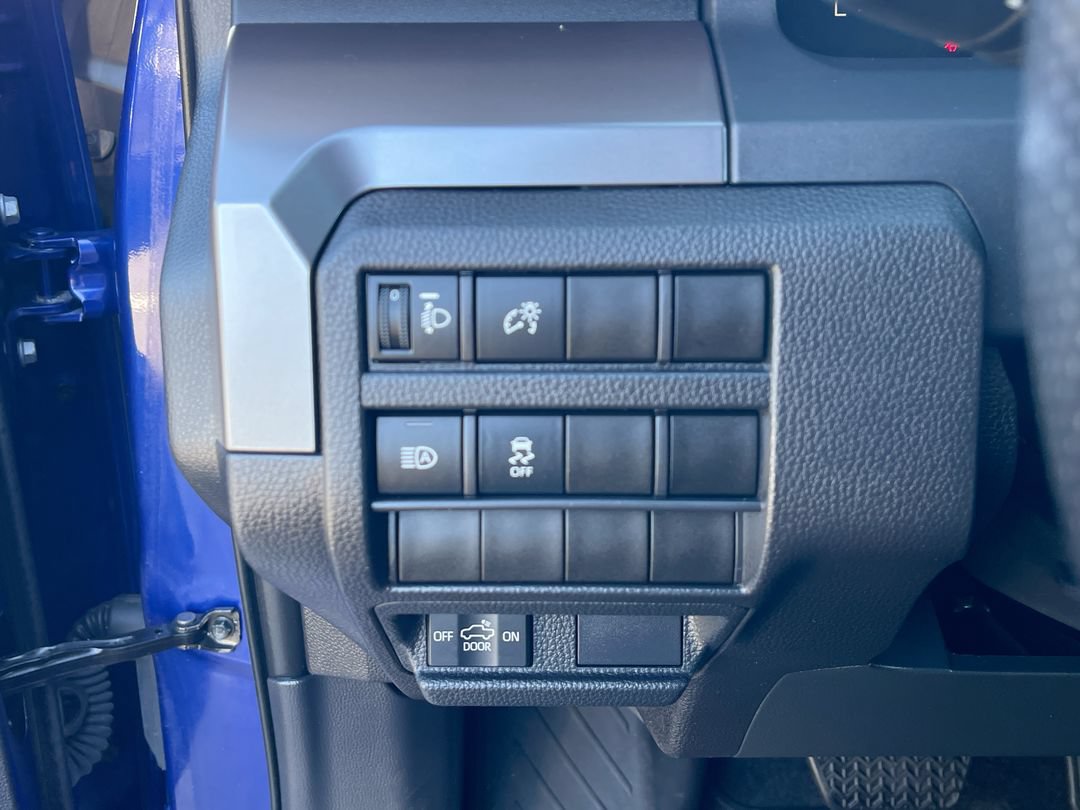 Certified 2024 Toyota Tacoma SR5 AWD/4WD image 22