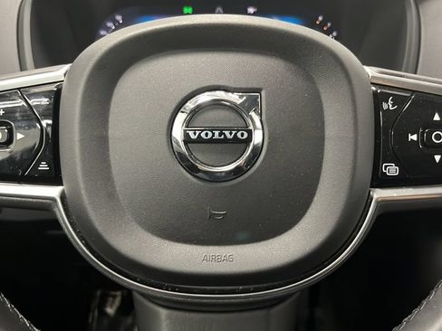 Used 2023 Volvo XC90 B5 Core AWD/4WD image 16