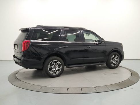 Used 2025 Ford Expedition Active AWD/4WD image 8