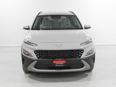 Used 2022 Hyundai Kona SEL image 2