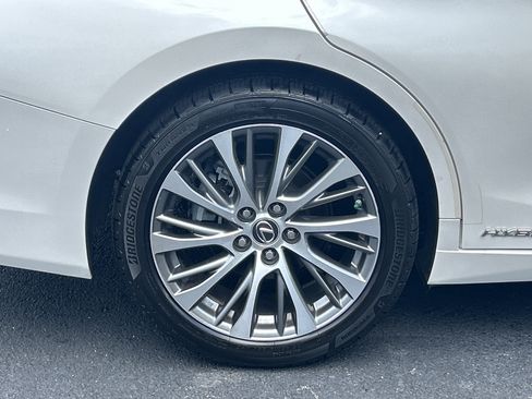 Used 2019 Lexus ES 300h w/ Premium Package FWD image 34