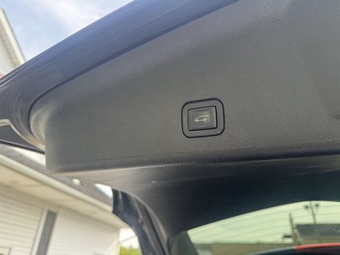 Used 2015 Cadillac SRX Luxury w/ Driver Awareness Package FWD image 14