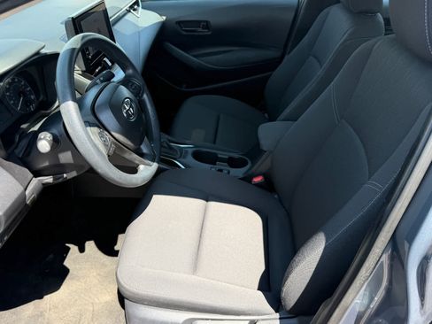 Used 2025 Toyota Corolla LE FWD image 14