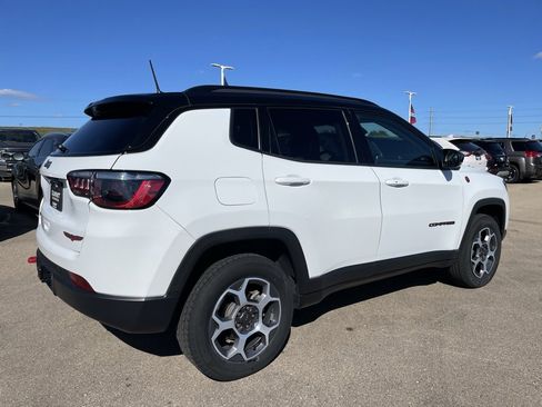 Used 2022 Jeep Compass Trailhawk w/ Trailhawk Convenience Group image 4