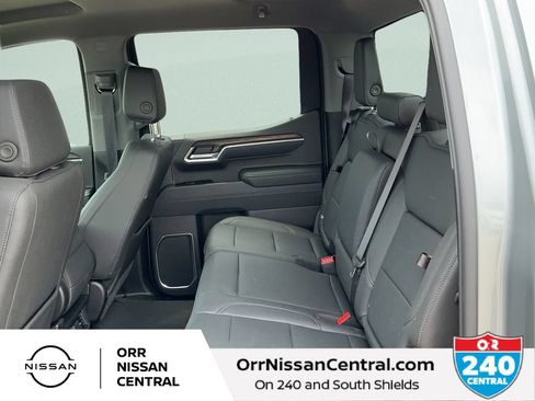Used 2026 GMC Sierra 1500 SLT AWD/4WD image 13