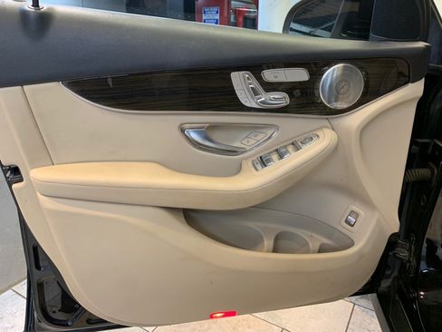 Used 2016 Mercedes-Benz GLC 300 4MATIC image 13