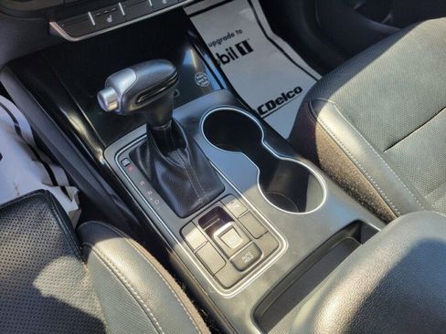 Used 2019 Kia Sorento SX image 18