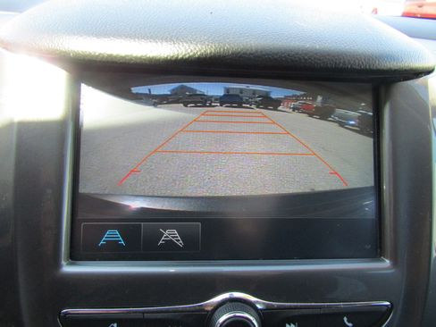 Used 2017 Chevrolet Cruze LT image 18