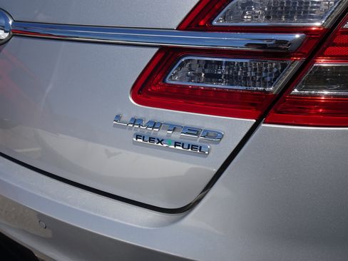 Used 2015 Ford Taurus Limited w/ Equipment Group 301A FWD image 6