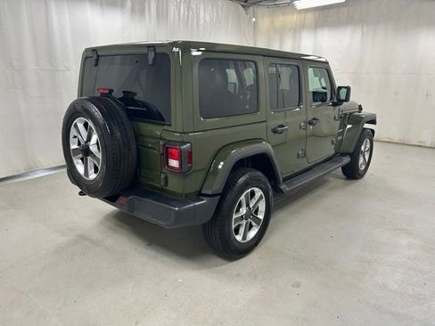 Used 2021 Jeep Wrangler Unlimited Sahara w/ Uconnect 4C Nav & Sound Group AWD/4WD image 4