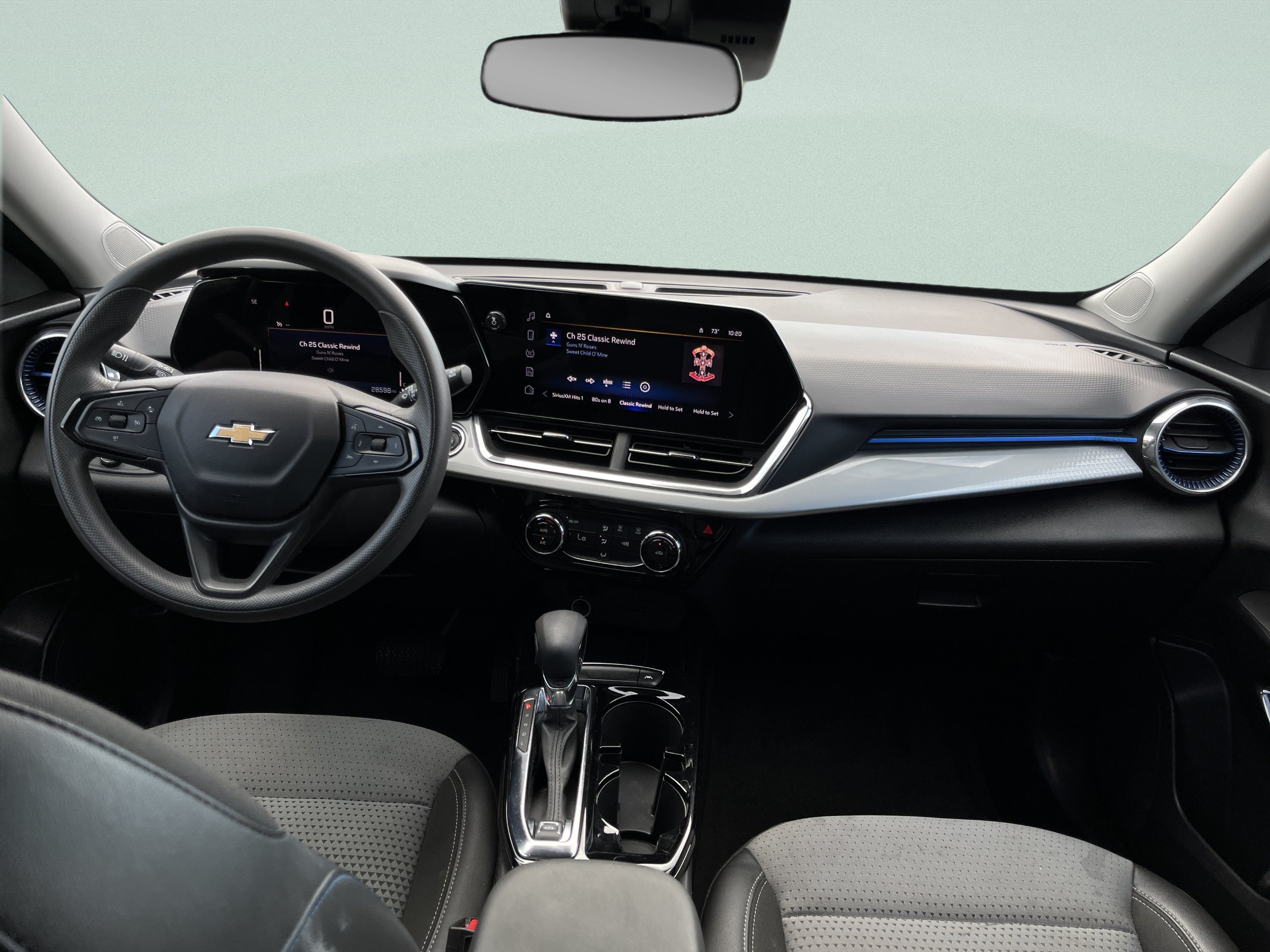 Used 2025 Chevrolet Trax LT FWD image 24