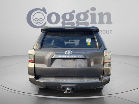 Used 2017 Toyota 4Runner SR5 RWD image 4