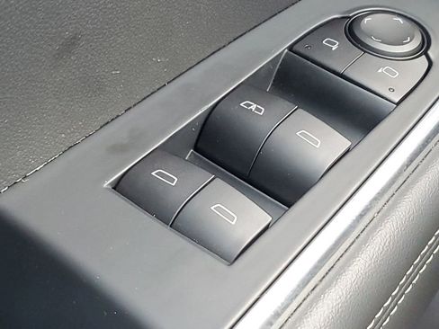 Used 2025 GMC Acadia Elevation image 34