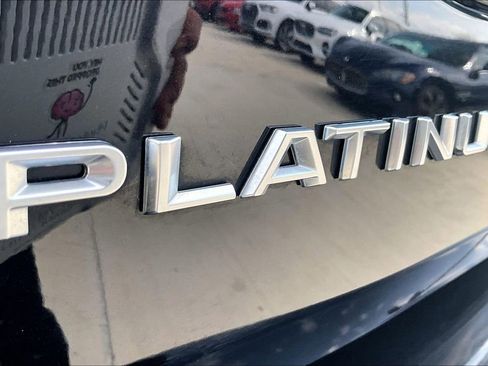 Used 2025 Ford Expedition Platinum image 39