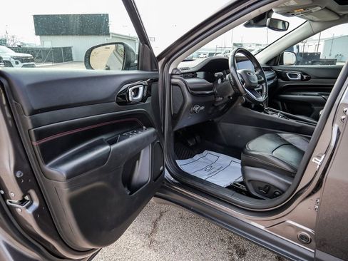 Used 2022 Jeep Compass Trailhawk w/ Trailhawk Elite Group image 33