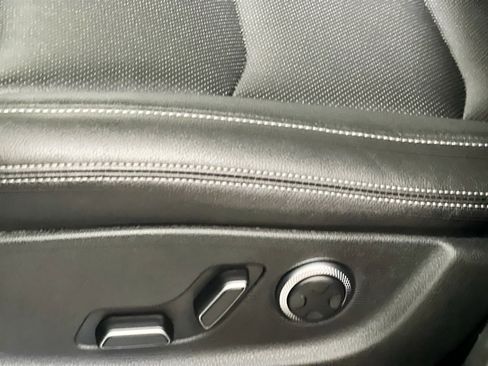 Used 2025 Genesis GV70 2.5T image 15