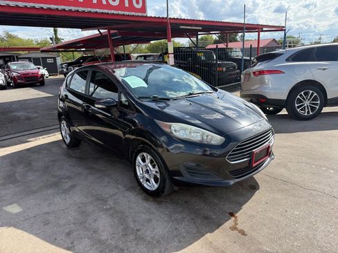 Used 2015 Ford Fiesta SE image 7