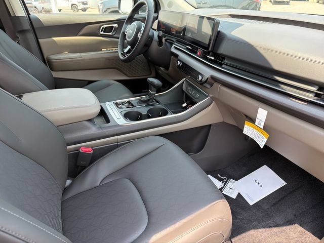New 2026 Kia Carnival EX FWD image 21