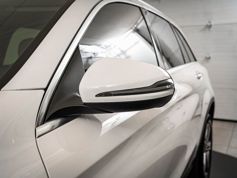 Used 2021 Mercedes-Benz GLC 300 4MATIC image 16