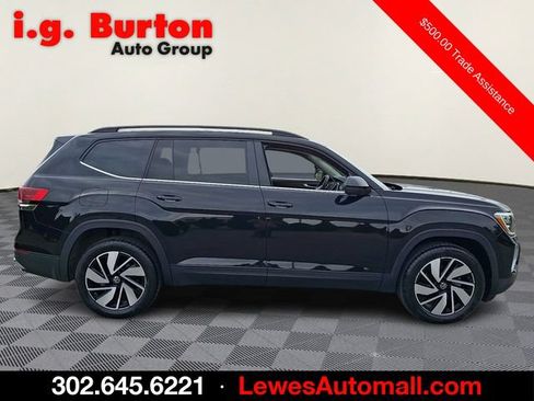 Used 2025 Volkswagen Atlas SE AWD/4WD image 7