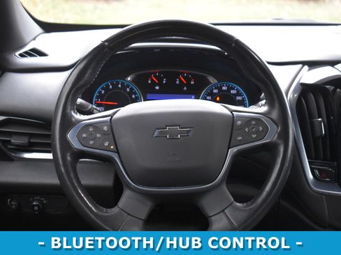 Used 2022 Chevrolet Traverse RS image 12