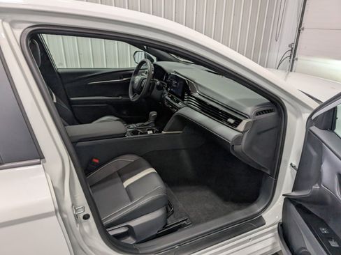 Used 2026 Toyota Camry SE image 27