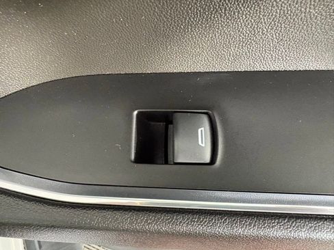 Used 2023 Chevrolet Silverado 1500 LT image 36