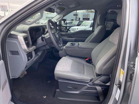 Used 2024 Ford F250 XLT w/ Black Appearance Package AWD/4WD image 9