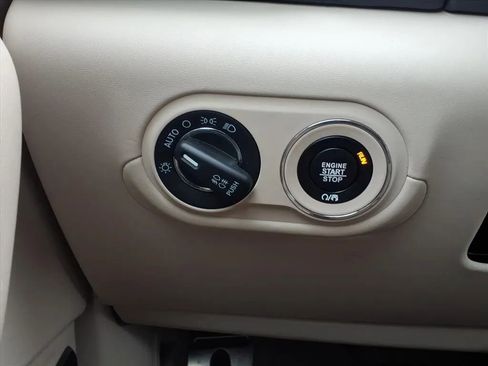 Used 2018 Maserati Levante GranLusso image 27