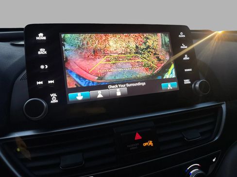 Used 2018 Honda Accord EX image 58