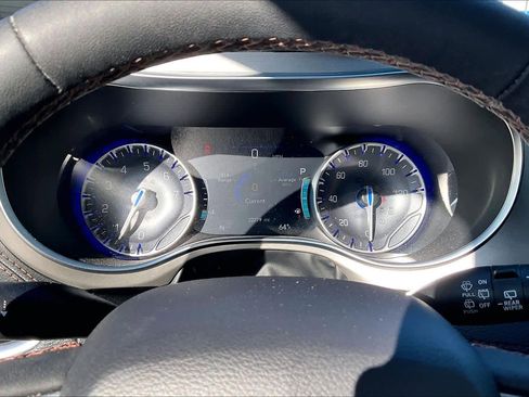 Used 2024 Chrysler Pacifica Pinnacle image 23