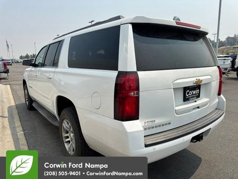 Used 2017 Chevrolet Suburban LS RWD image 4