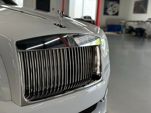 Used 2020 Rolls-Royce Dawn image 11
