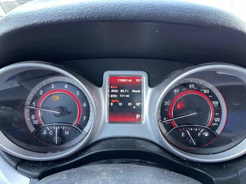 Used 2018 Dodge Journey SE w/ Connectivity Group FWD image 7