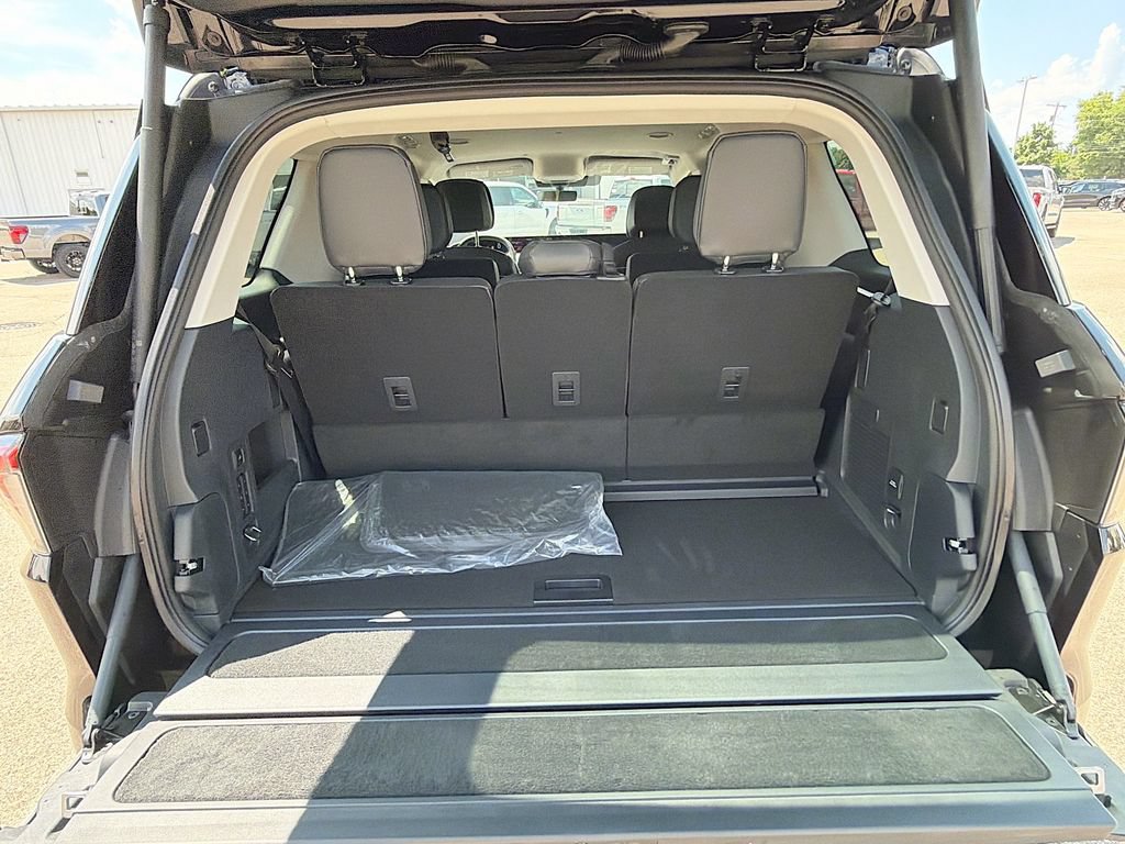 Used 2026 Lincoln Navigator Premiere AWD/4WD image 29