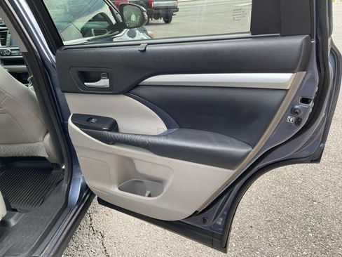 Used 2015 Toyota Highlander XLE AWD/4WD image 26