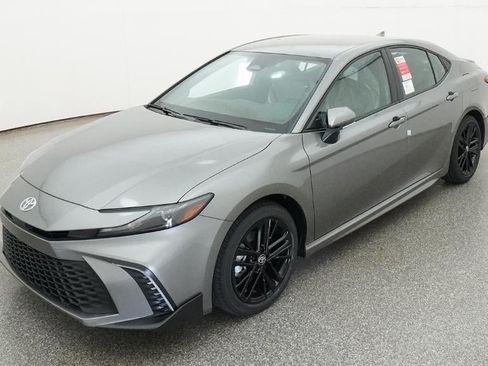 New 2026 Toyota Camry SE FWD image 1