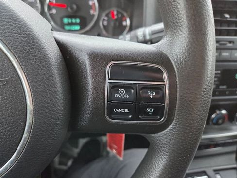 Used 2011 Jeep Liberty Sport AWD/4WD image 18