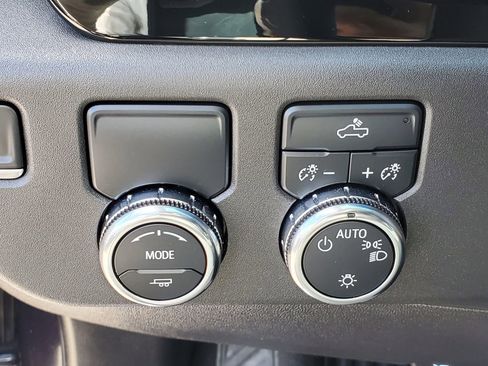 Used 2023 GMC Sierra 1500 SLE RWD image 21