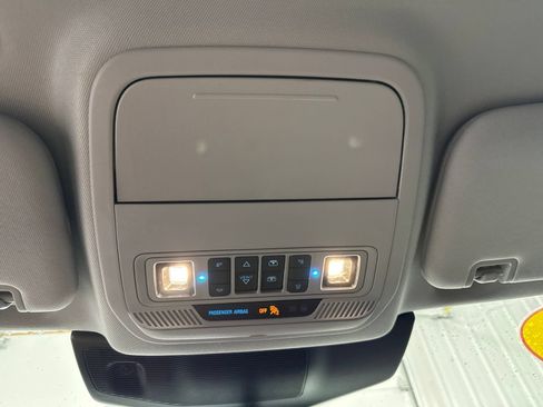 Used 2021 Ford Explorer XLT w/ Equipment Group 202A AWD/4WD image 36
