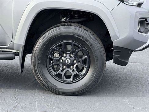 Certified 2022 Toyota Tacoma SR5 image 7