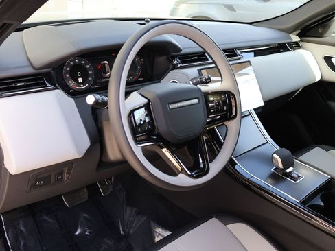 New 2026 Land Rover Range Rover Velar Dynamic SE image 12