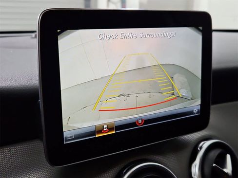 Used 2018 Mercedes-Benz GLA 250 4MATIC image 31