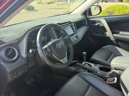 Used 2018 Toyota RAV4 Limited w/ Carpet Mat Package FWD image 17