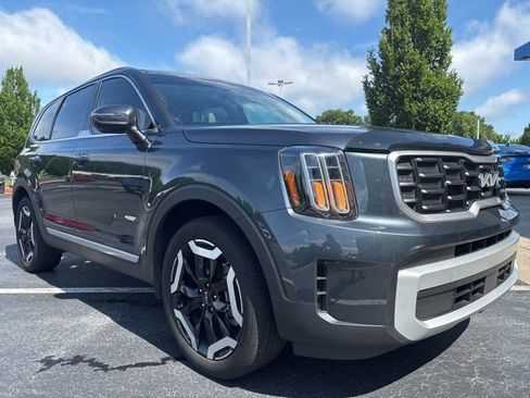 Used 2024 Kia Telluride S w/ S Sunroof Package FWD image 3