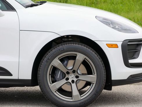 New 2026 Porsche Macan AWD/4WD image 14