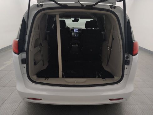 Used 2023 Chrysler Voyager LX FWD image 29